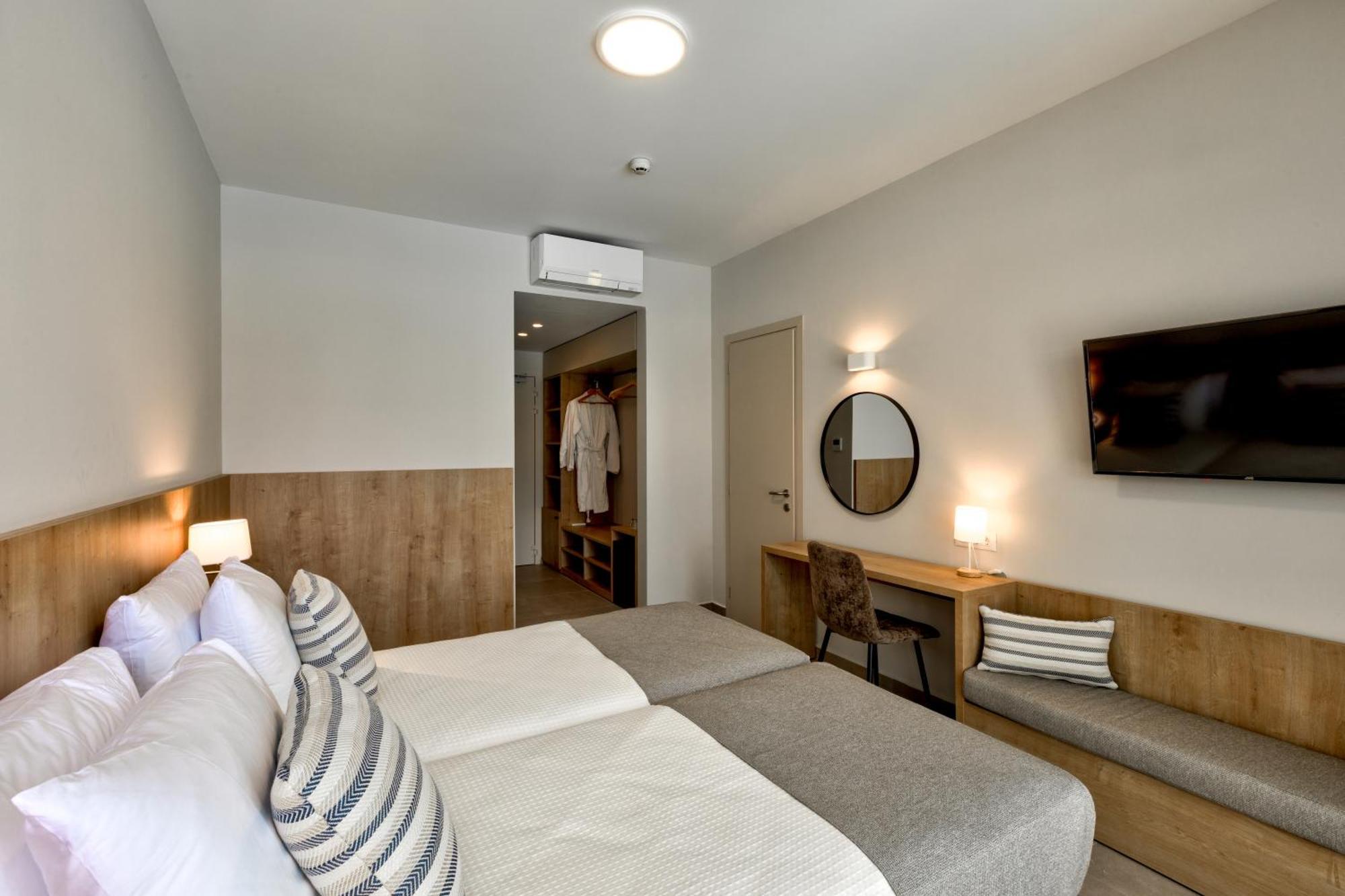 White Olive Premium Laganas Hotel Exterior foto